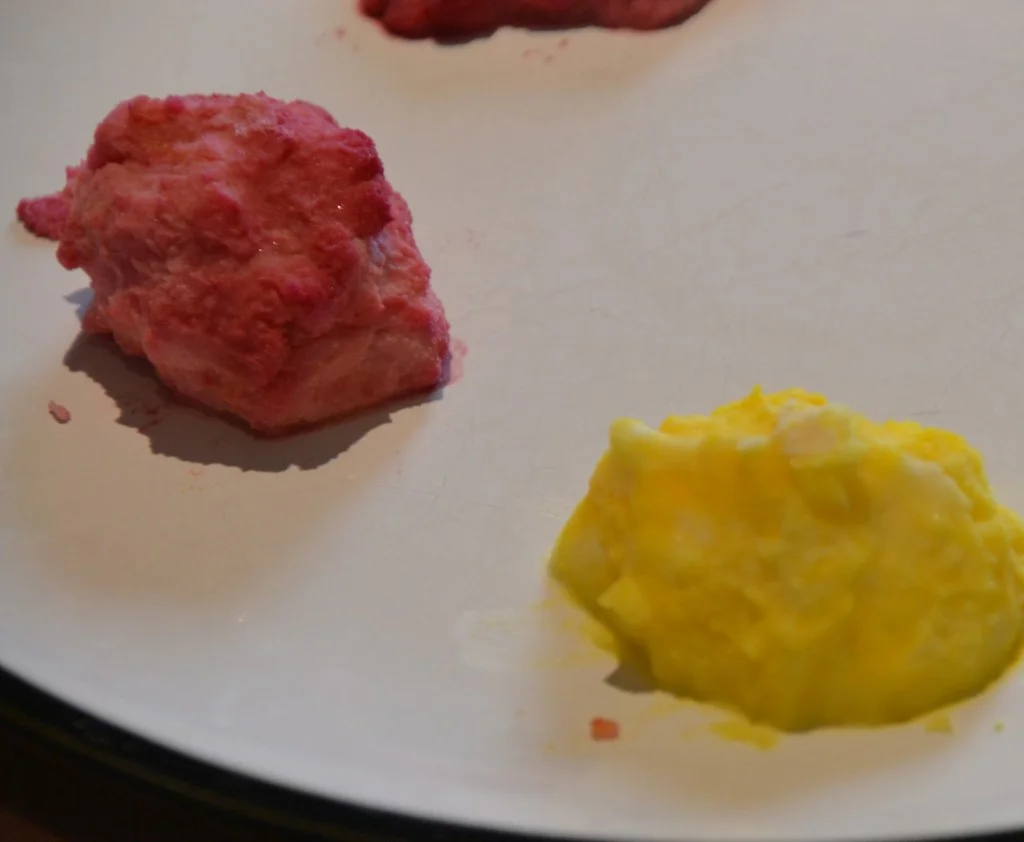 Fizzing rocks baking soda experiment